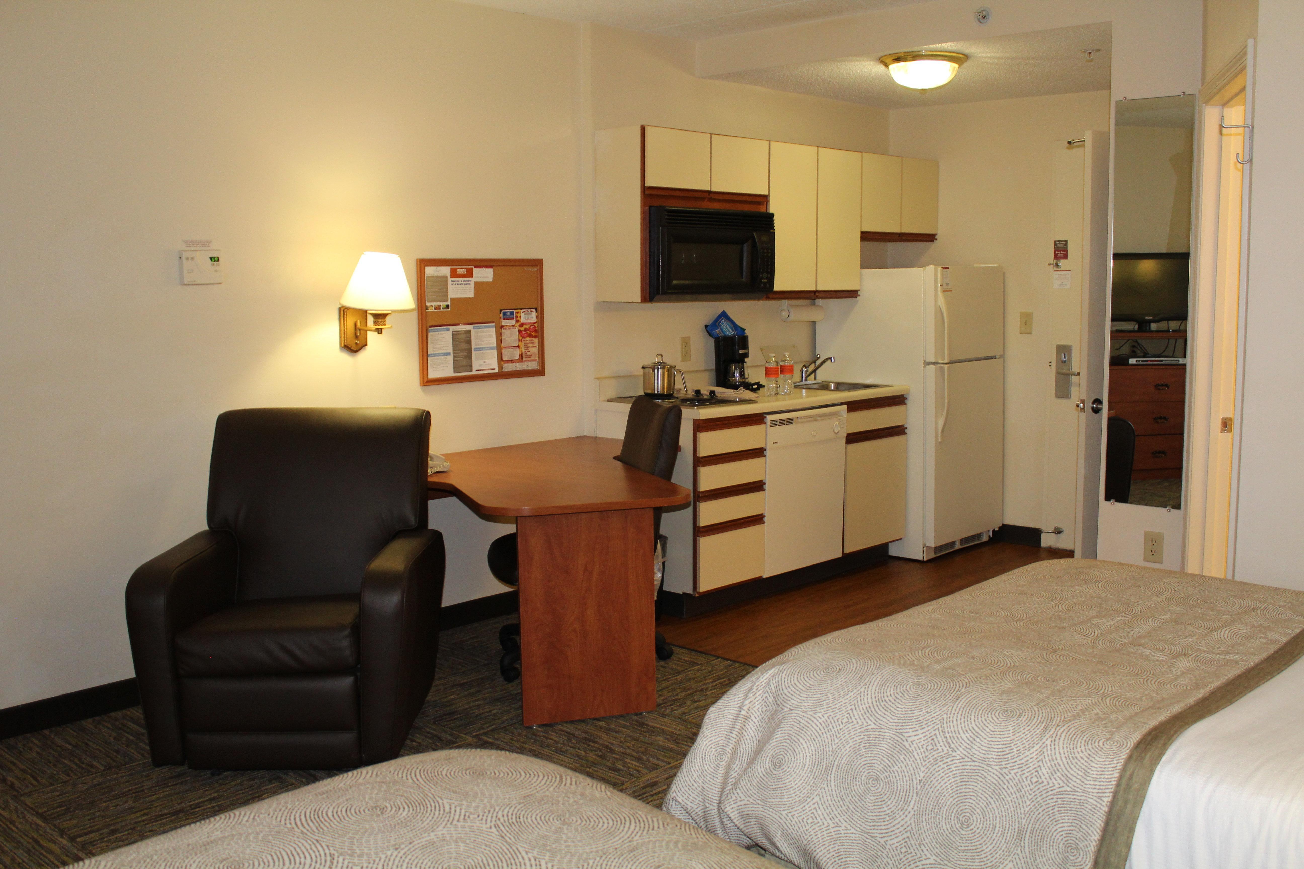 Candlewood Suites Syracuse-Airport By Ihg North Syracuse Exterior photo